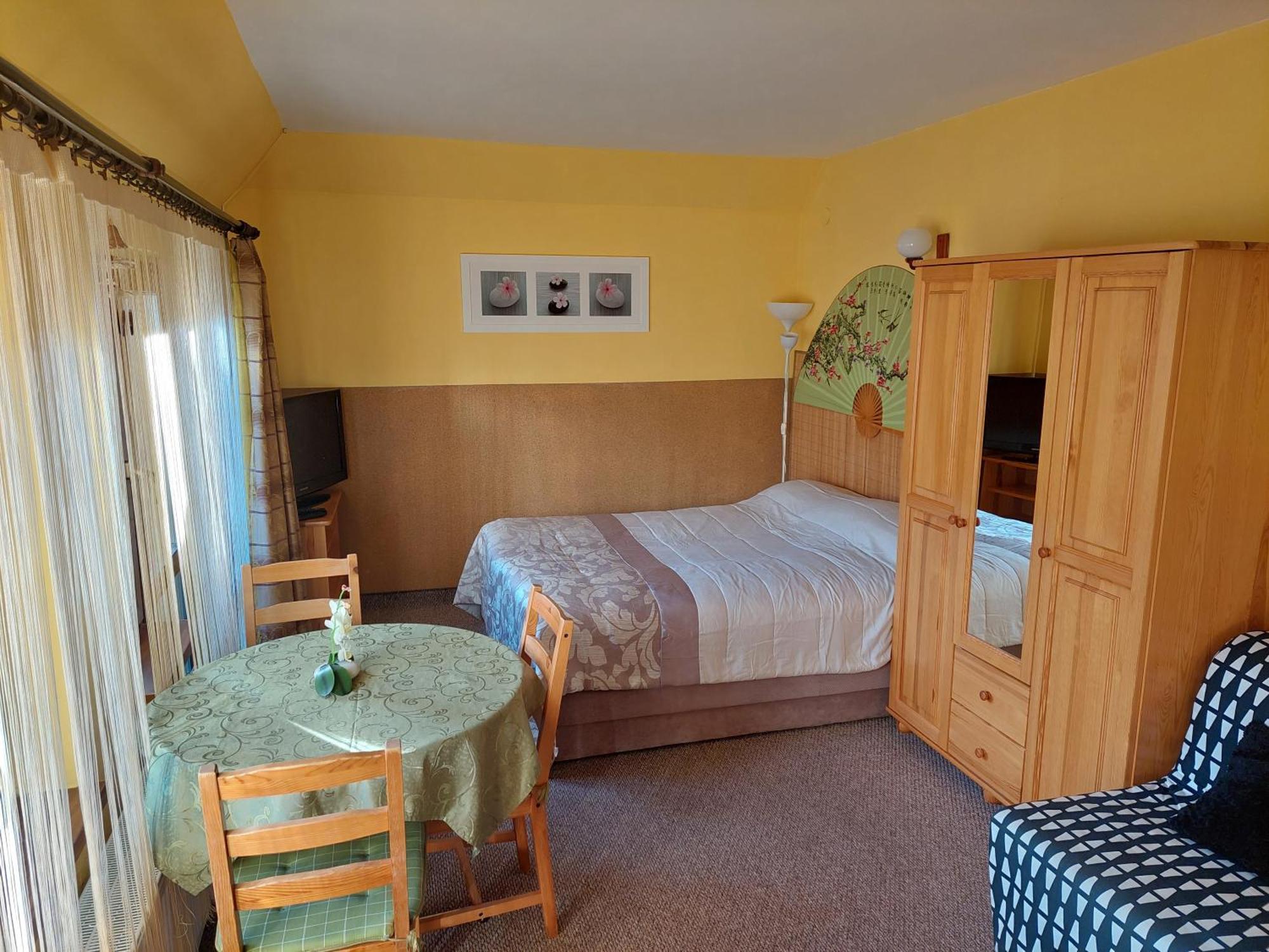 Olimp Pokoje I Apartamenty 什切尔克 外观 照片